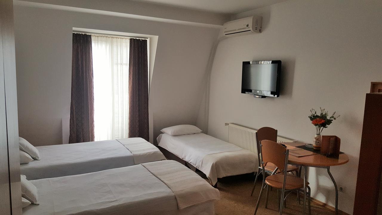 Hotel Topcider Belgrade Extérieur photo